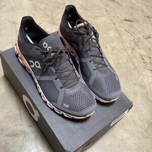 ON Cloudflow 25.99778 Rock/Rose